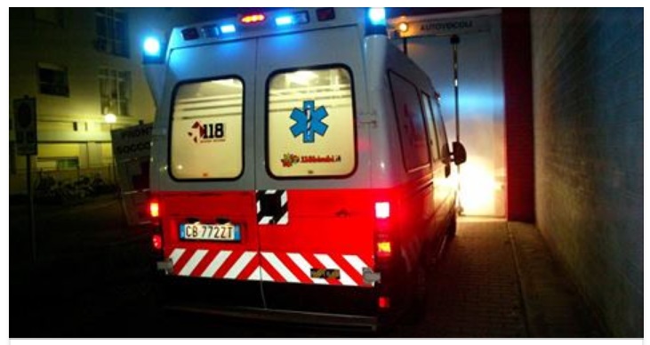 BIMBO DI 4 ANNI CADE DAL BALCONE: UN VOLO DRAMMATICO - I PASSANTI ASSISTONO ALLA SCENA SHOCK - 22/10/2017